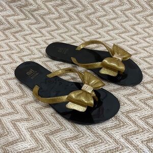 Mel by Melissa Shoes Girls Harmonic III Gold Glitter Bow Sandals Size 3